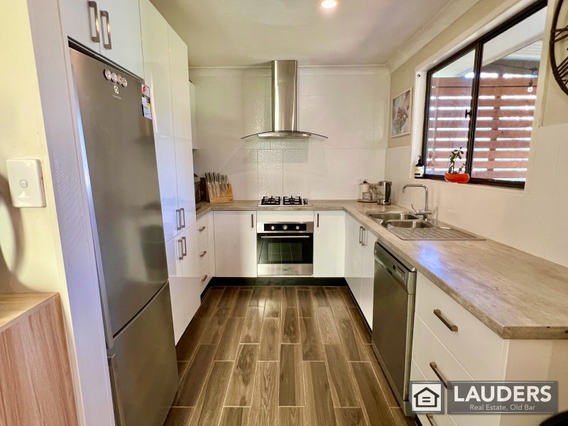 12 Farleigh Street, Old Bar NSW 2430