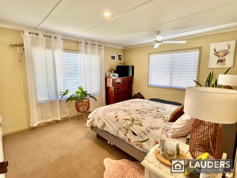 12 Farleigh Street, Old Bar NSW 2430
