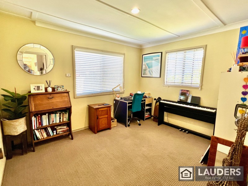 12 Farleigh Street, Old Bar NSW 2430