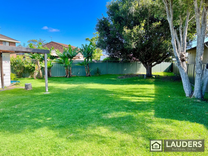 12 Farleigh Street, Old Bar NSW 2430