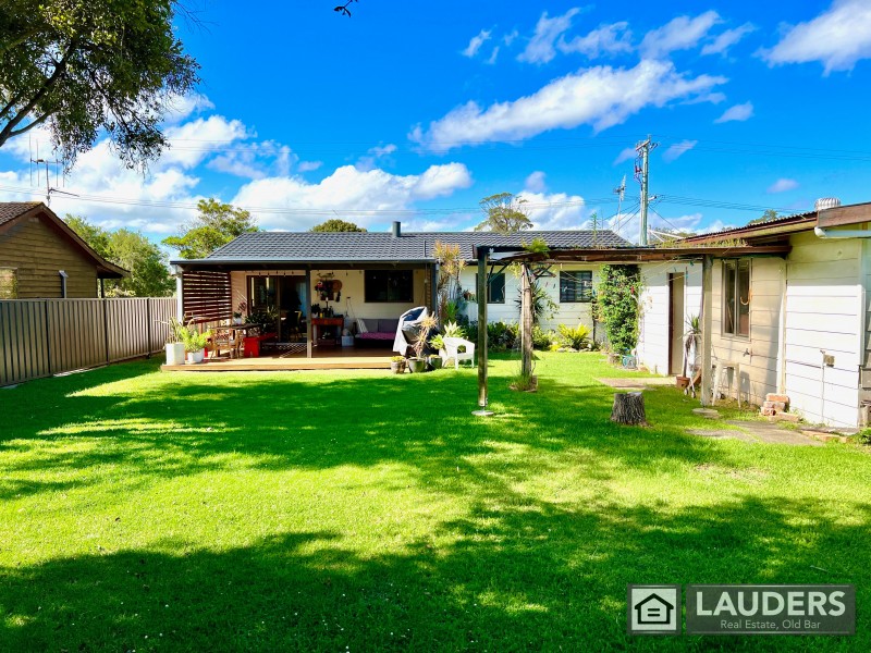 12 Farleigh Street, Old Bar NSW 2430