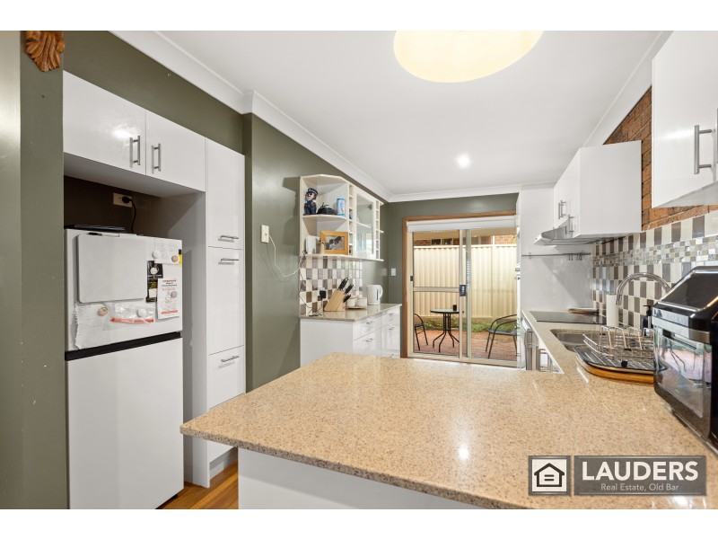 2/89 Old Bar Road, Old Bar NSW 2430