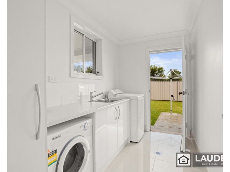 52 Albatross Way, Old Bar NSW 2430