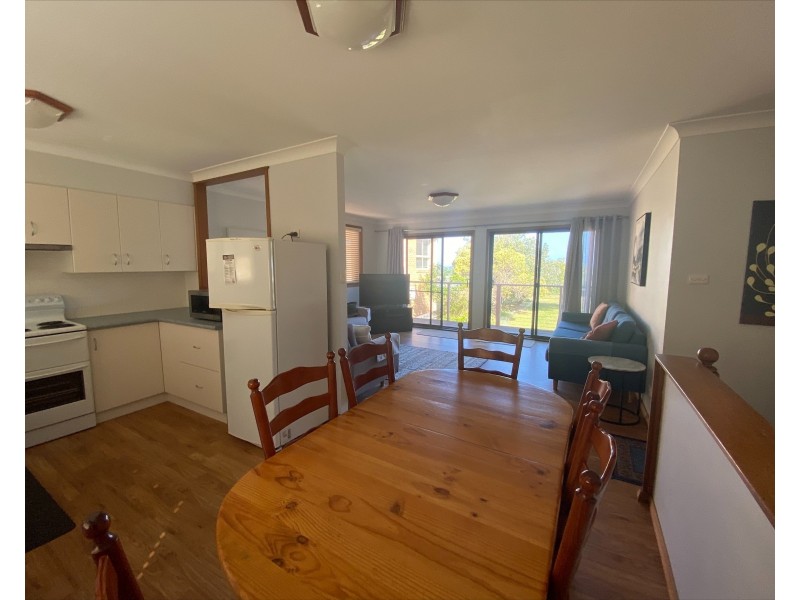 6 Lewis Street, Old Bar NSW 2430