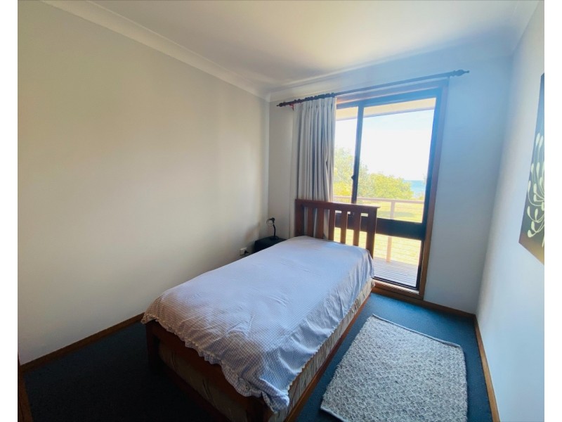 6 Lewis Street, Old Bar NSW 2430