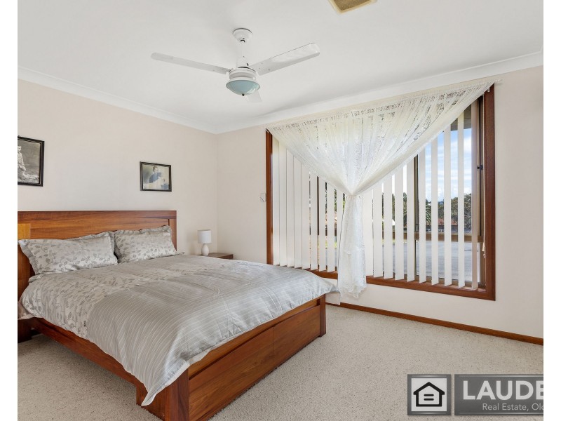 24 Molong Road, Old Bar NSW 2430
