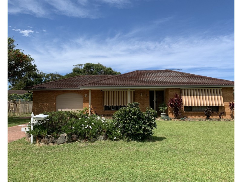 4 Joel Drive, Old Bar NSW 2430