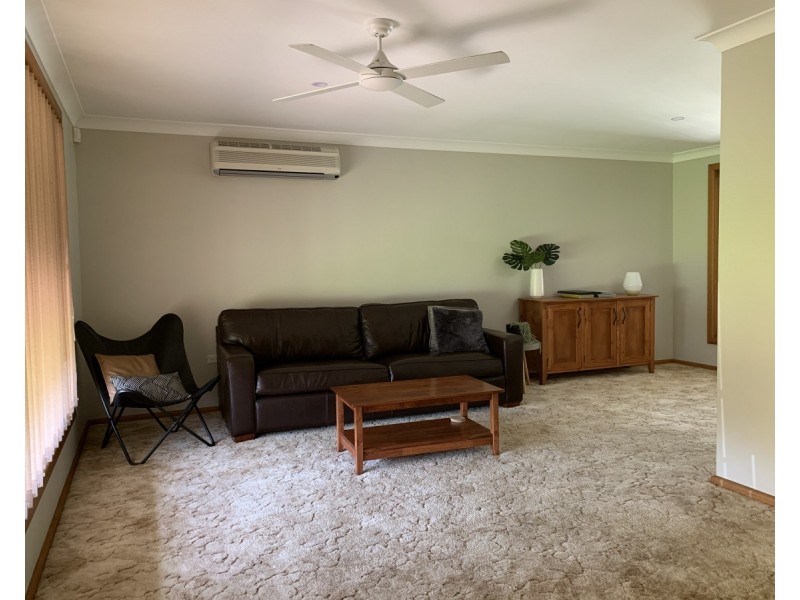 4 Joel Drive, Old Bar NSW 2430
