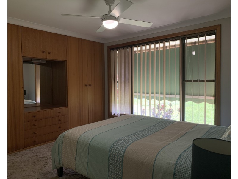 4 Joel Drive, Old Bar NSW 2430