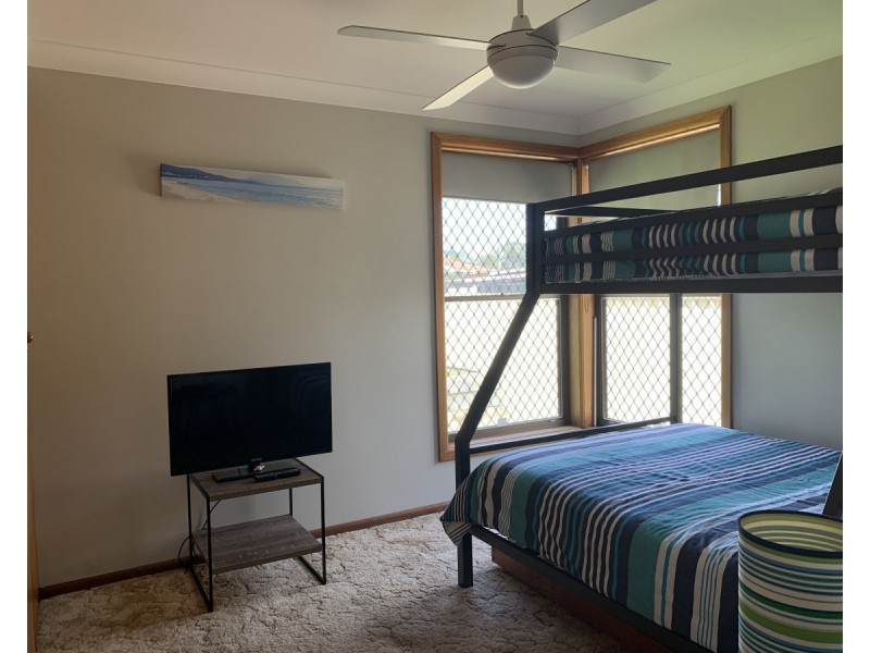 4 Joel Drive, Old Bar NSW 2430