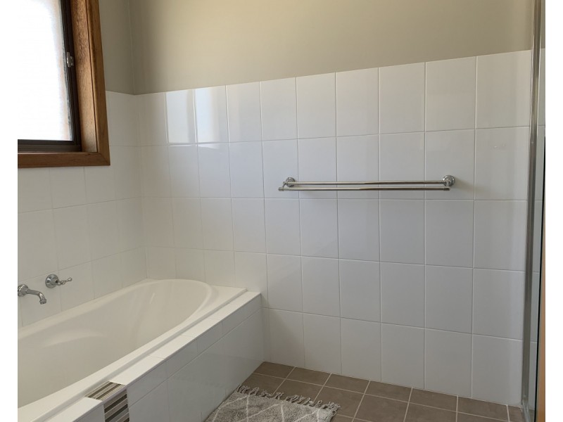 4 Joel Drive, Old Bar NSW 2430