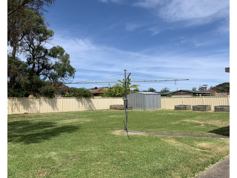 4 Joel Drive, Old Bar NSW 2430