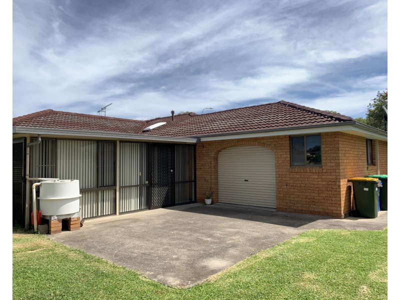 4 Joel Drive, Old Bar NSW 2430