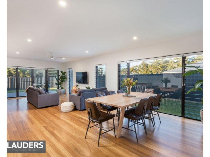 9 Howard Street, Wallabi Point NSW 2430