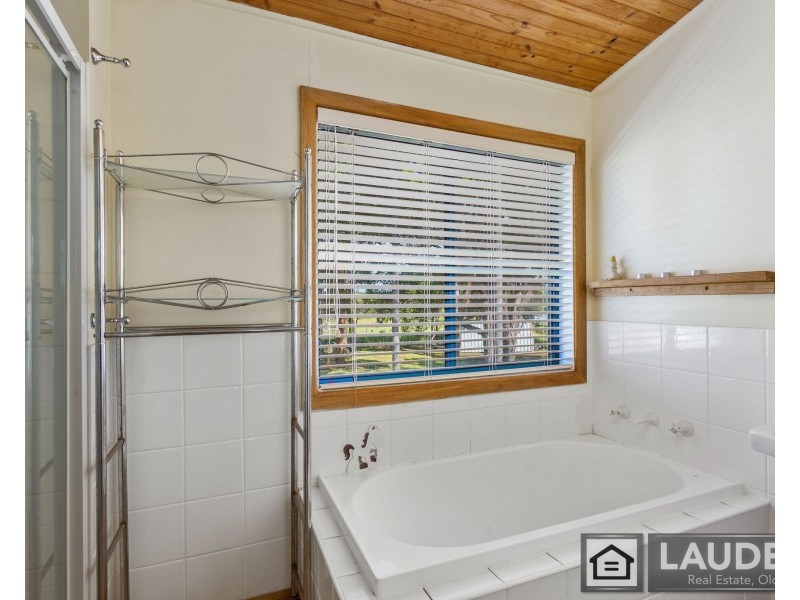 25 Banyula Drive, Old Bar NSW 2430