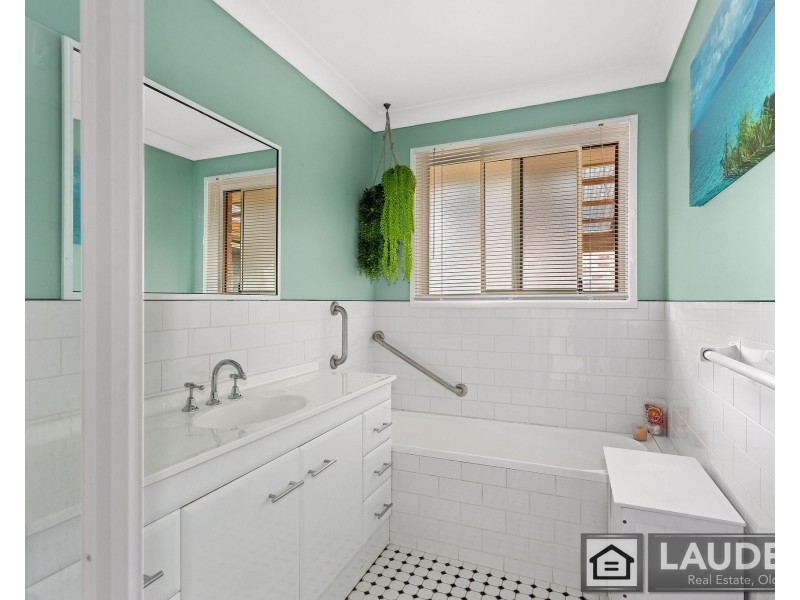 1/6 Osprey Avenue, Old Bar NSW 2430