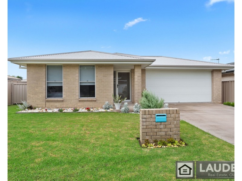 60 Albatross Way, Old Bar NSW 2430