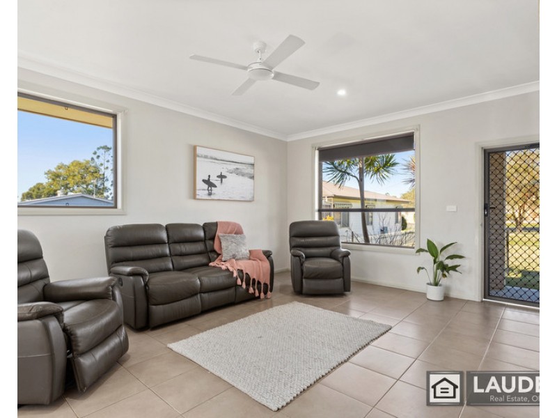 75 Old Bar Road, Old Bar NSW 2430