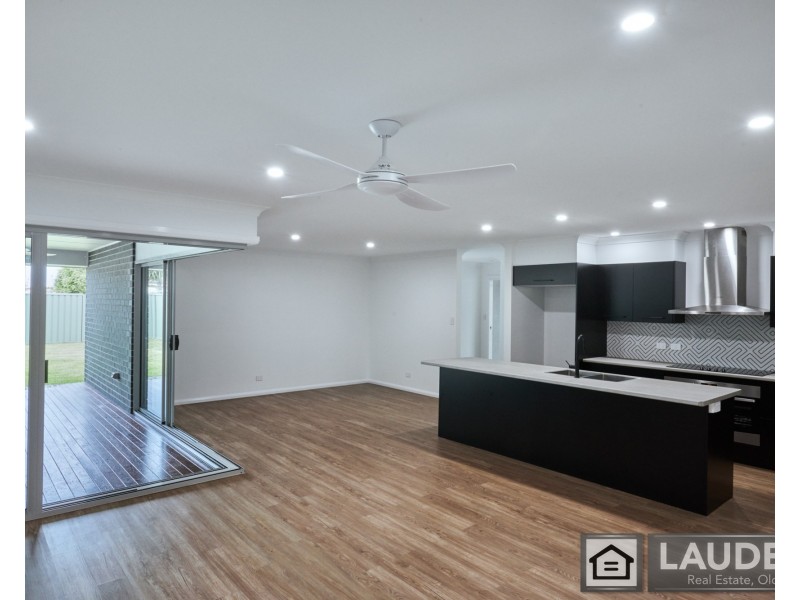 72 Albatross Way, Old Bar NSW 2430
