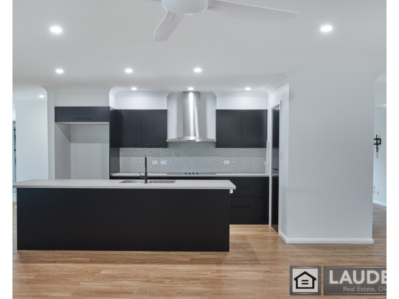 72 Albatross Way, Old Bar NSW 2430