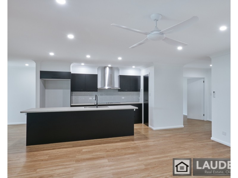 72 Albatross Way, Old Bar NSW 2430