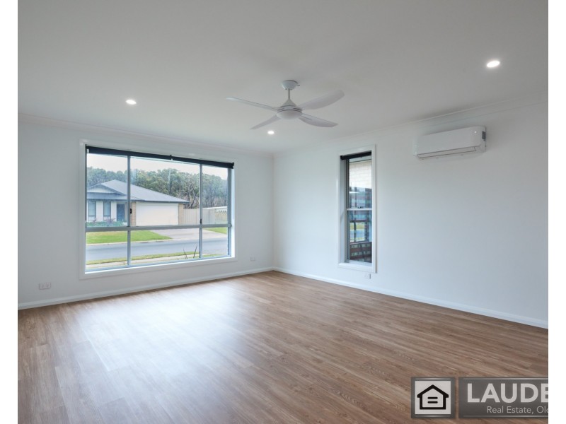 72 Albatross Way, Old Bar NSW 2430