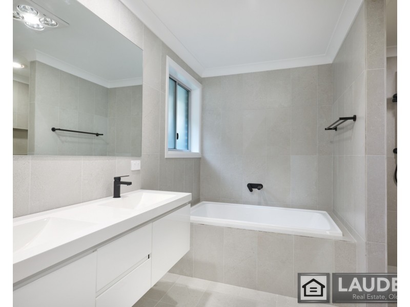 72 Albatross Way, Old Bar NSW 2430