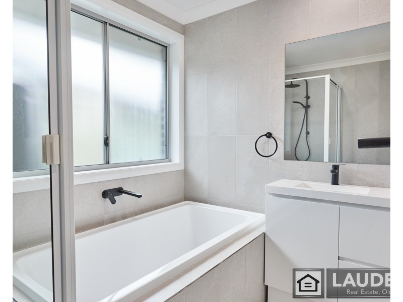 72 Albatross Way, Old Bar NSW 2430