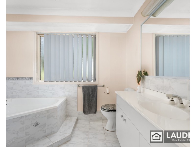 16 Scotts Road, Mitchells Island NSW 2430