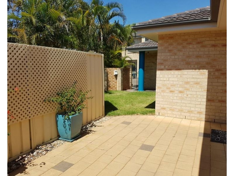 3/6 Bryan Street, Old Bar NSW 2430