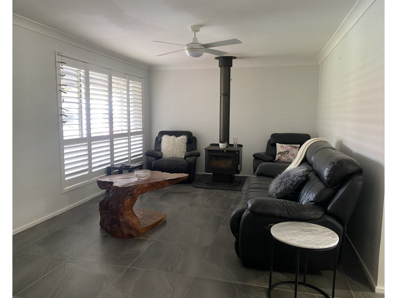 6 Laurina Close, Old Bar NSW 2430