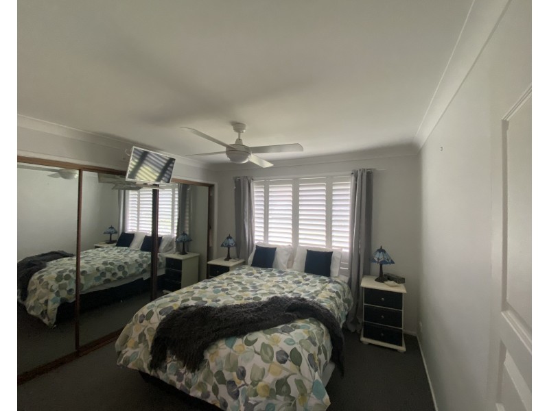 6 Laurina Close, Old Bar NSW 2430