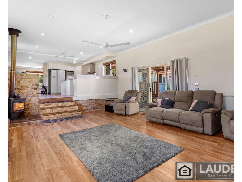 5 Sarah Close, Old Bar NSW 2430