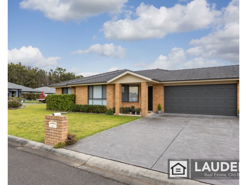 17 Flagtail Avenue, Old Bar NSW 2430