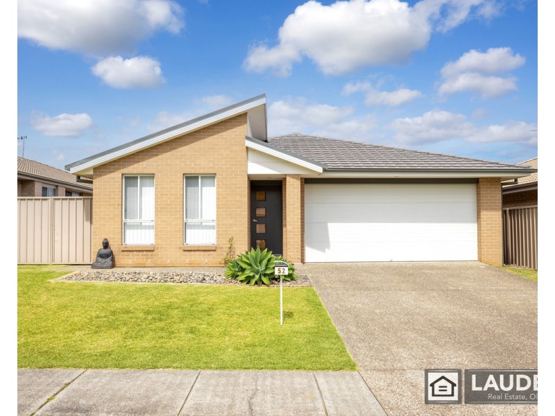 52 Albatross Way, Old Bar NSW 2430