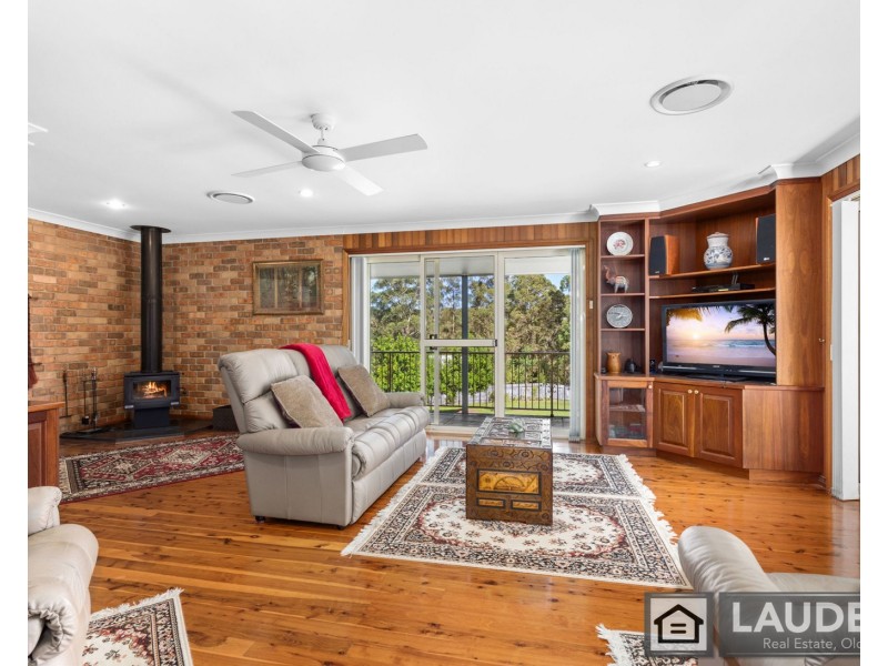 6 Voss Place, Mitchells Island NSW 2430