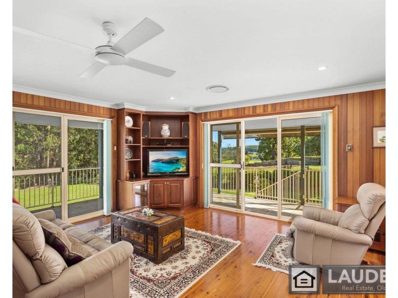 6 Voss Place, Mitchells Island NSW 2430
