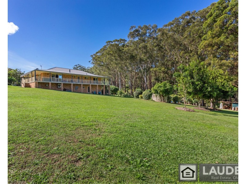 6 Voss Place, Mitchells Island NSW 2430