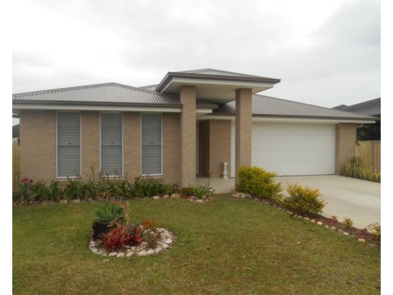 33 Bluehaven Drive, Old Bar NSW 2430