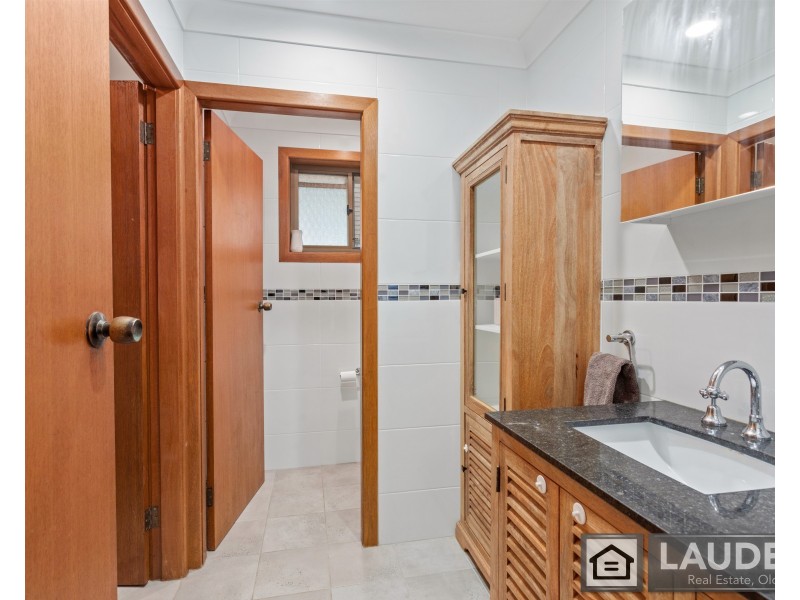 11 Cross Street, Old Bar NSW 2430