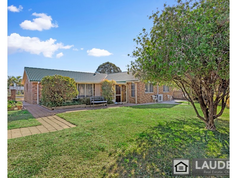 8 Silkyash Close, Old Bar NSW 2430