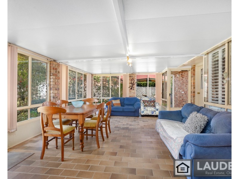 8 Silkyash Close, Old Bar NSW 2430