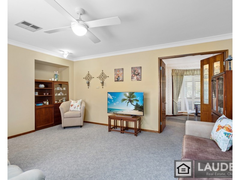 8 Silkyash Close, Old Bar NSW 2430