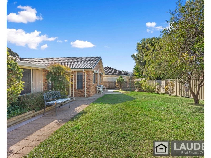 8 Silkyash Close, Old Bar NSW 2430