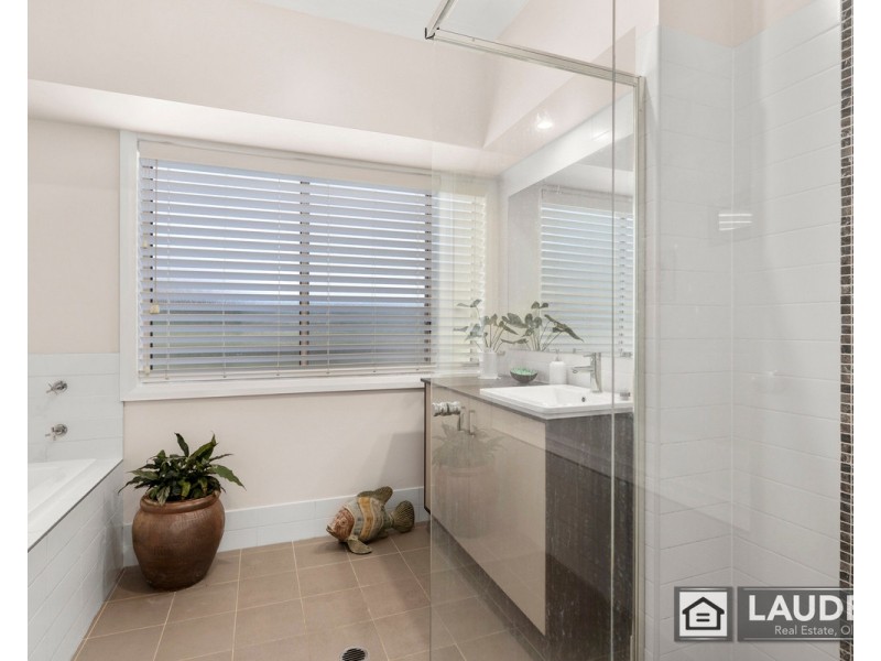 60 Bluehaven Drive, Old Bar NSW 2430