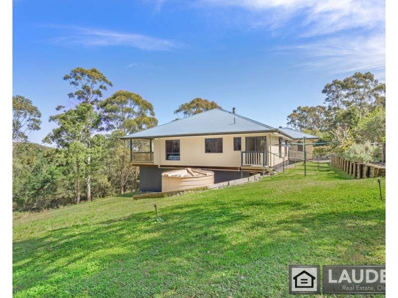 4 Scotts Road, Mitchells Island NSW 2430