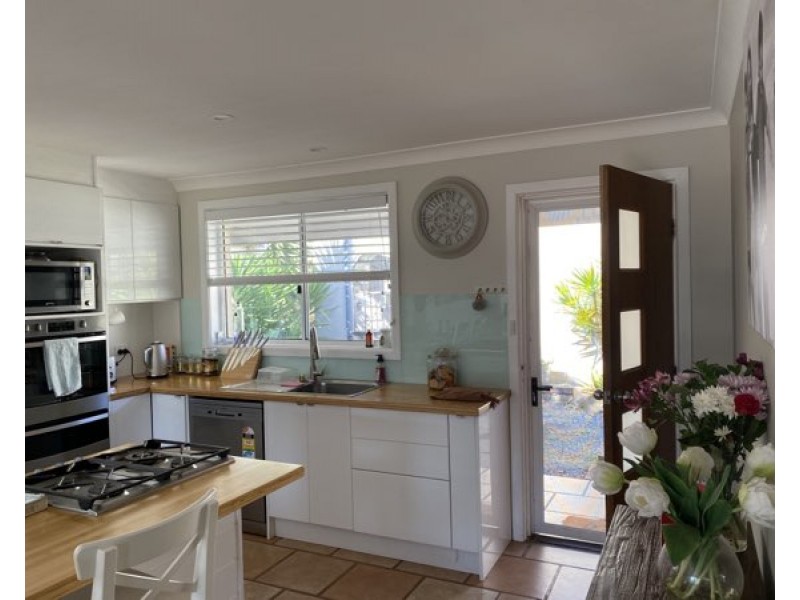9 Banyula Drive, Old Bar NSW 2430