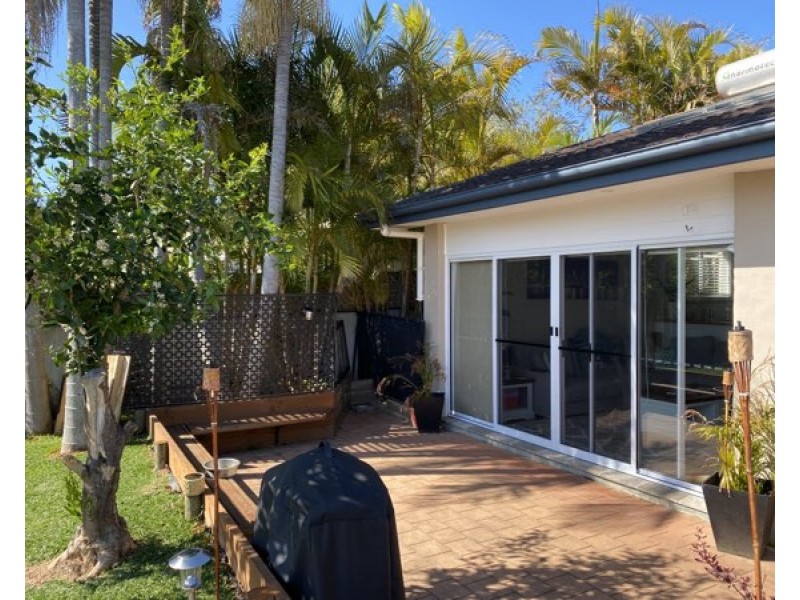 9 Banyula Drive, Old Bar NSW 2430