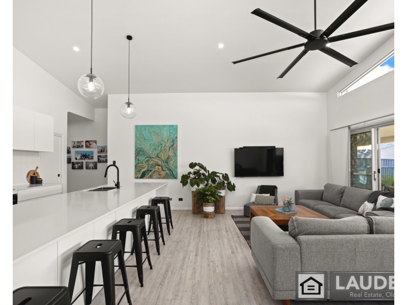 7 Viewmont Way, Old Bar NSW 2430
