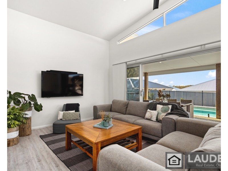 7 Viewmont Way, Old Bar NSW 2430